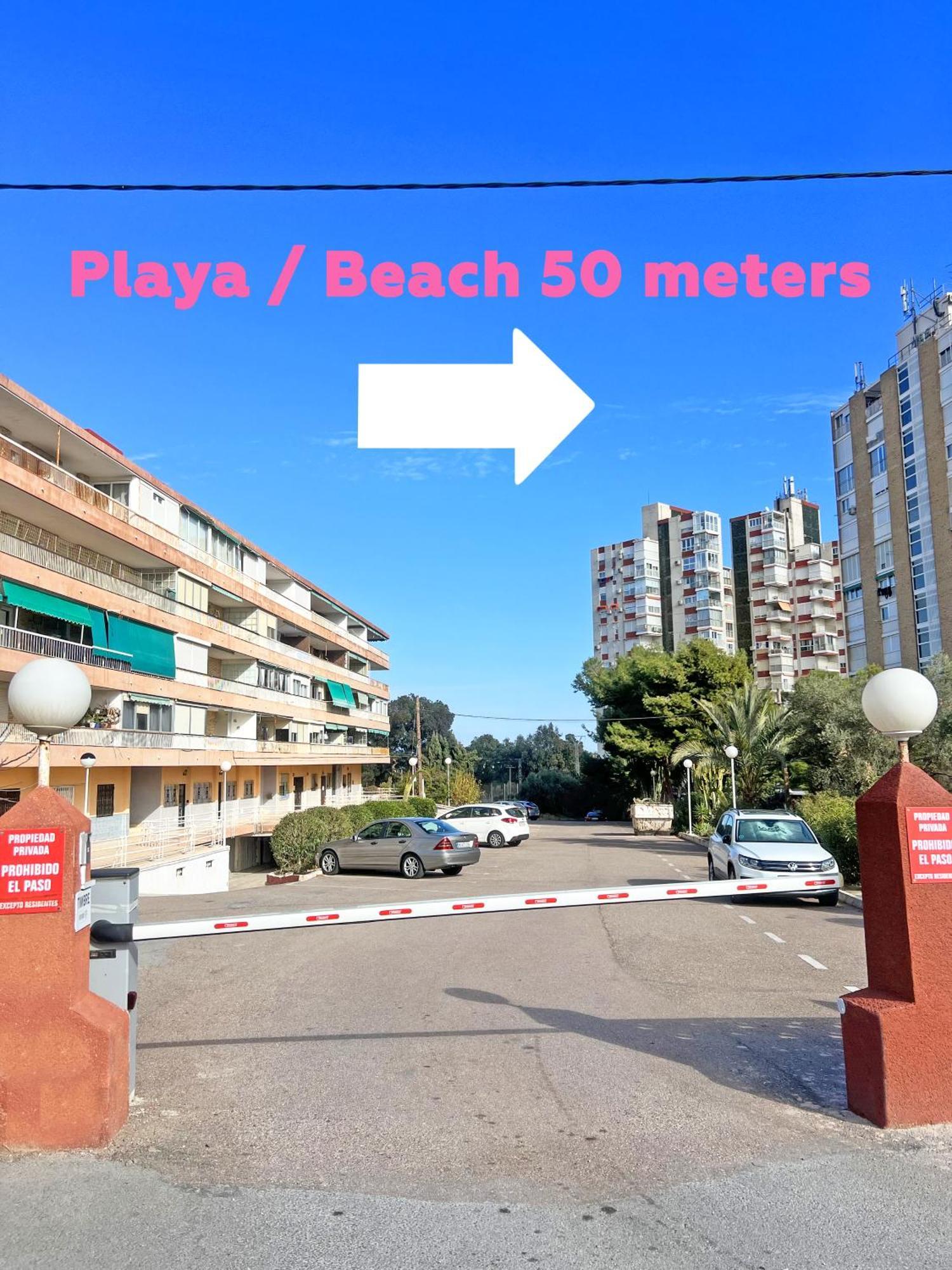 A 100M De La Playa. 2 Hab. A/C Apartment Аликанте Екстериор снимка