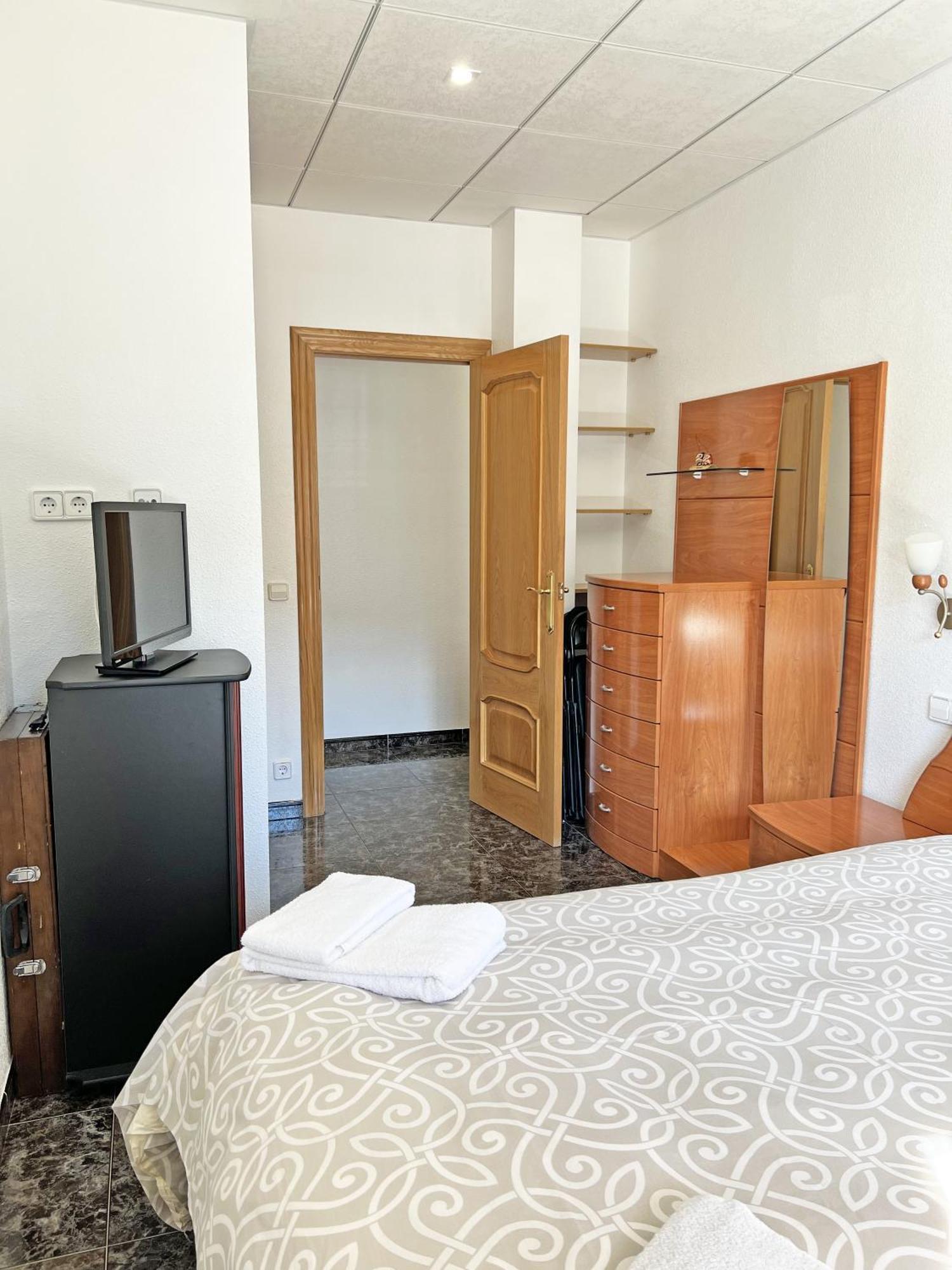 A 100M De La Playa. 2 Hab. A/C Apartment Аликанте Екстериор снимка