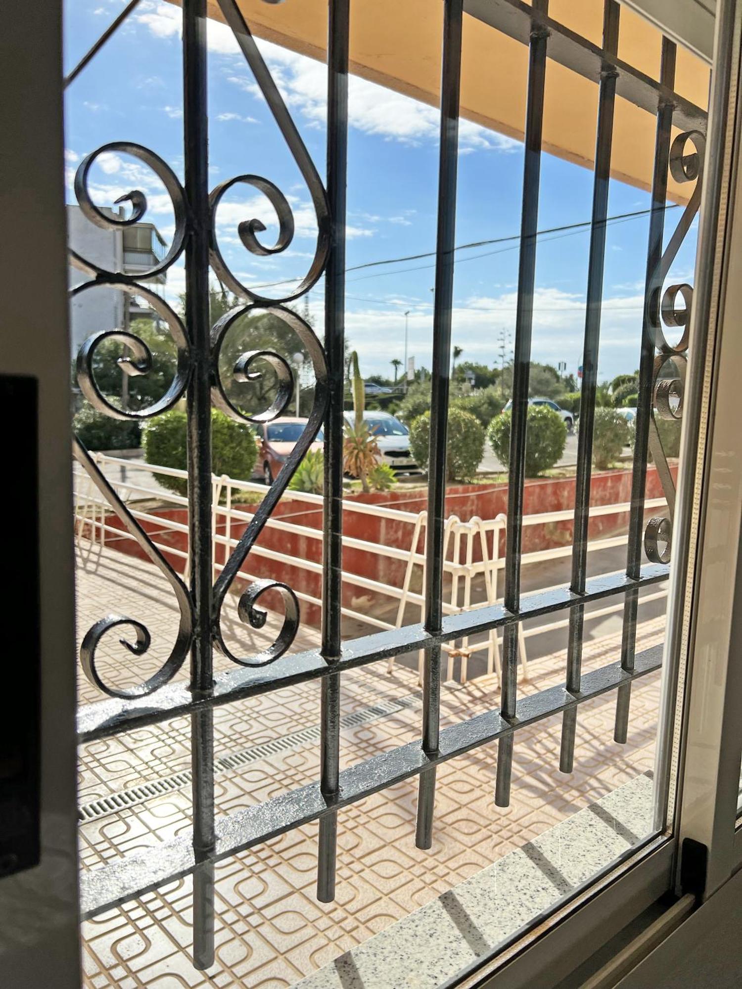 A 100M De La Playa. 2 Hab. A/C Apartment Аликанте Екстериор снимка