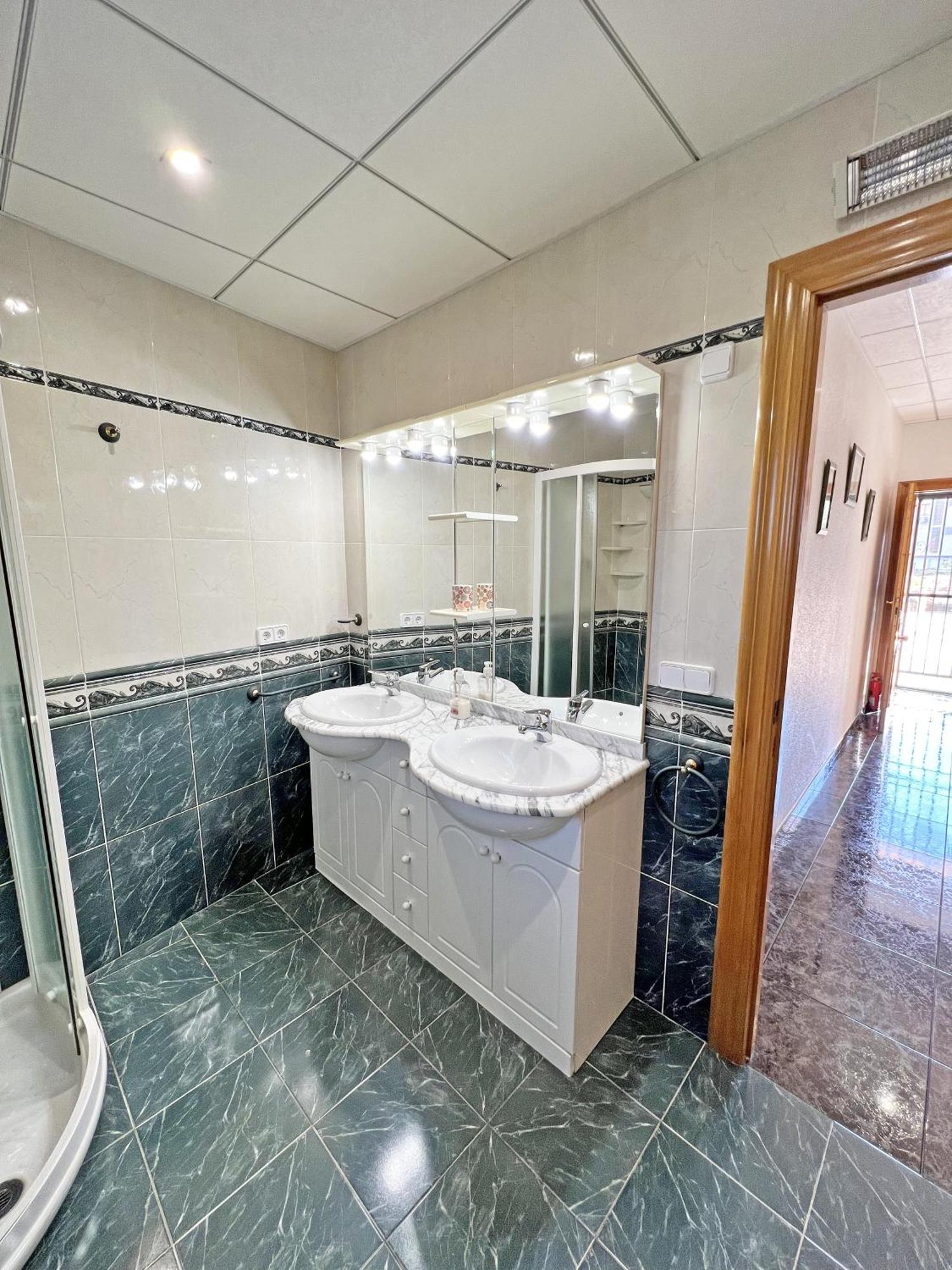 A 100M De La Playa. 2 Hab. A/C Apartment Аликанте Екстериор снимка