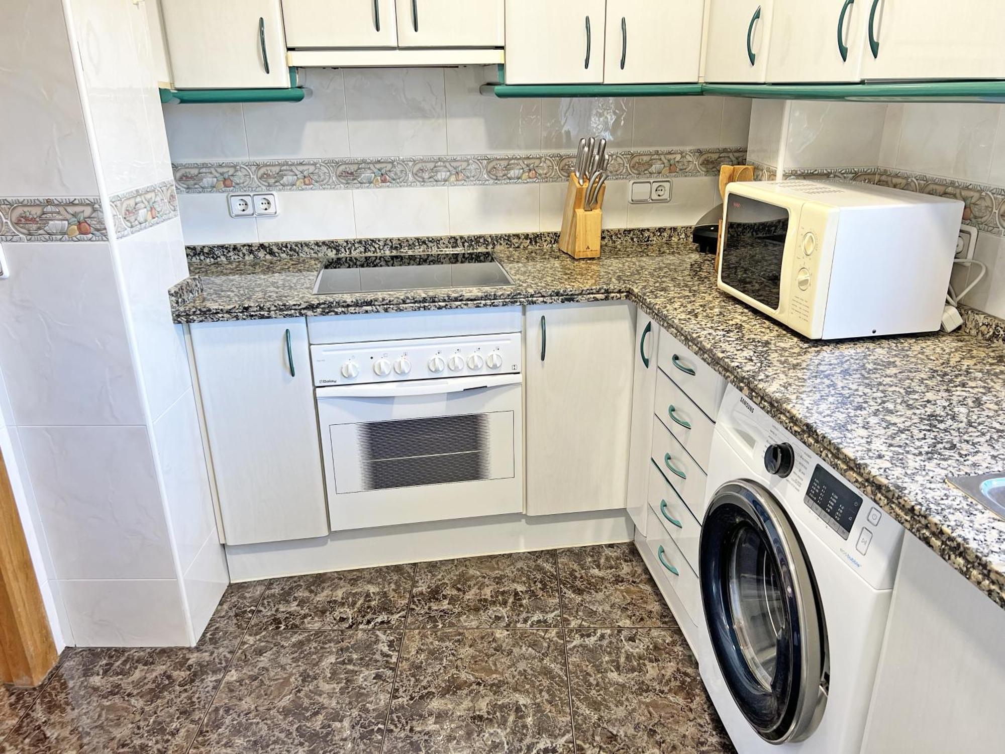 A 100M De La Playa. 2 Hab. A/C Apartment Аликанте Екстериор снимка